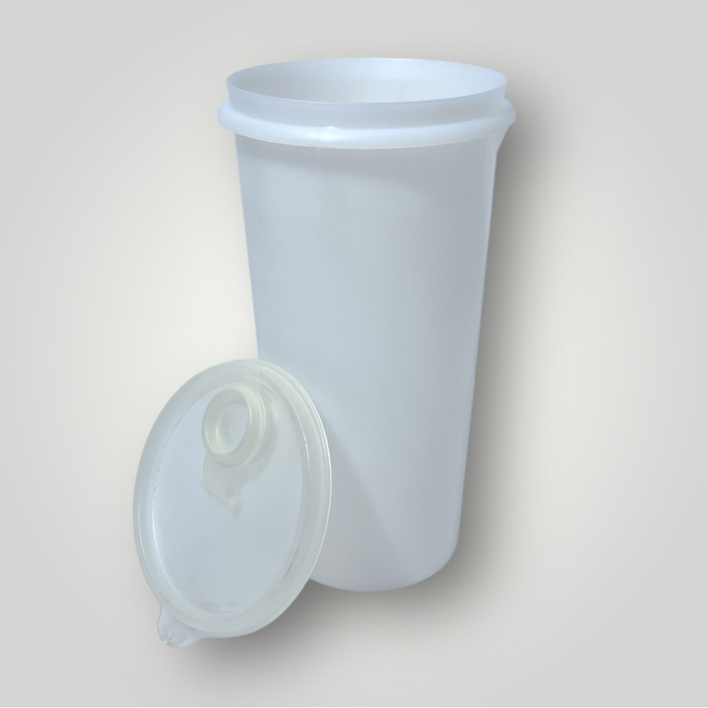 Vintage Tupperware Juice Container with TLud & Tab